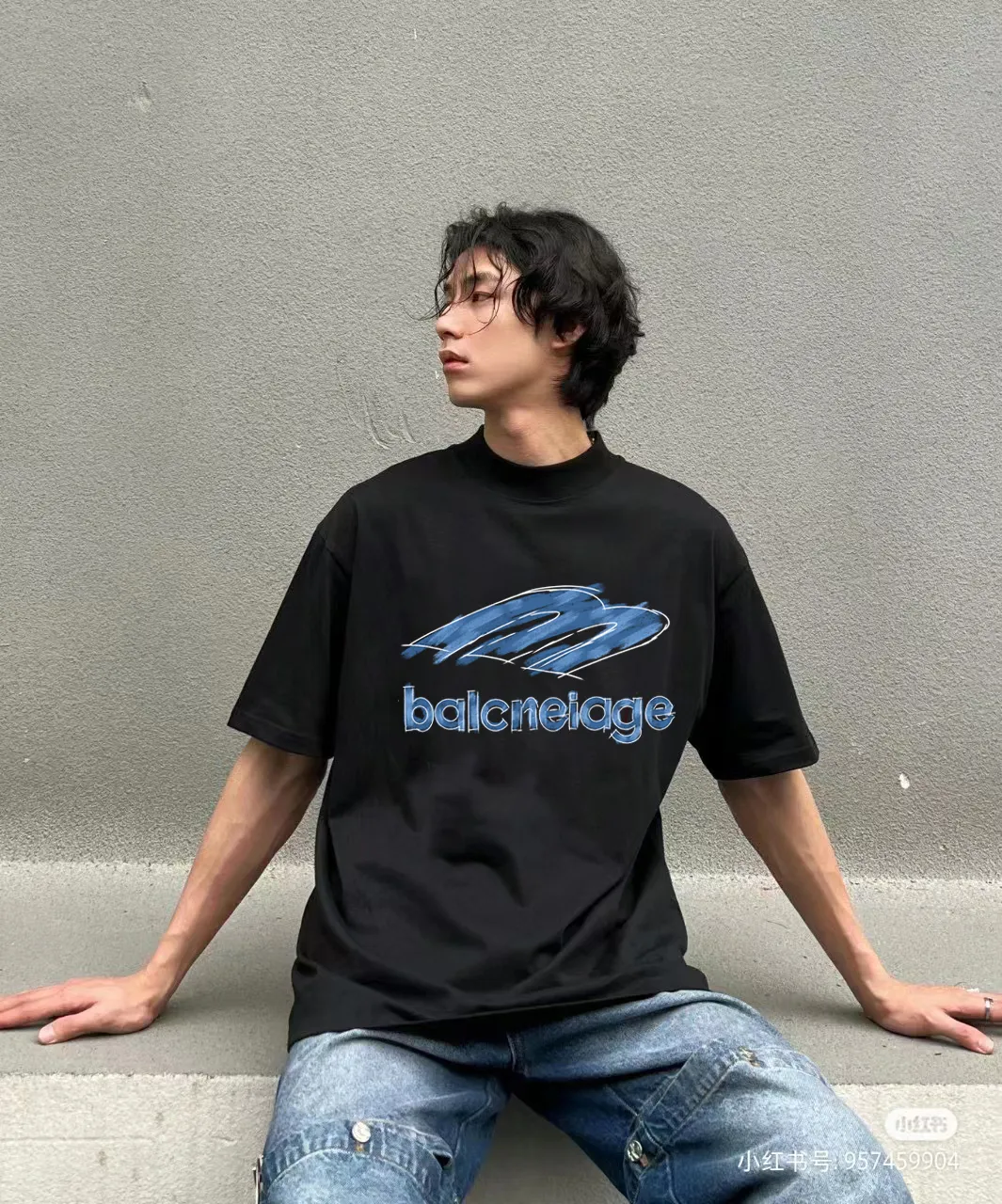 P80✨🔥 BALENCIAGA Paris lettering printed short-sleeved T-shirt. Custom-woven and dyed 300 grams of combed cotton heavyweight fabric. Zero color difference in threads. Perfect details. Different from the current currency version. Welcome to compare. Same Style for men and women. Must-sell in the picture above. Color: White Black Size: 1 2 3 4